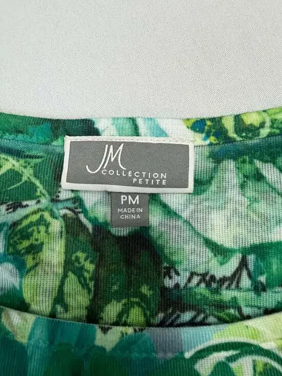 JM Collection Petite Green Floral Rhinestone Embellished 3/4 Sleeve Top - Picture 3 of 10